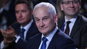 وزير الدفاع الروسي يصل إلى كوريا الشمالية للقاء كبار القادة 